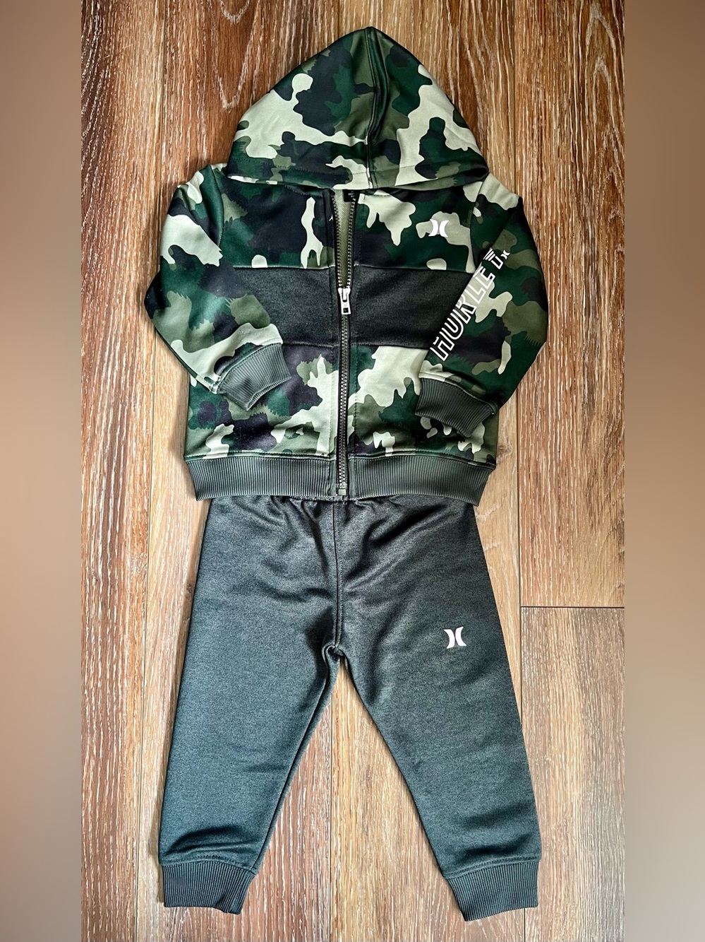 Hurley Baby Boys Zip Up Hoodie & Jogger Set Size 18 Months